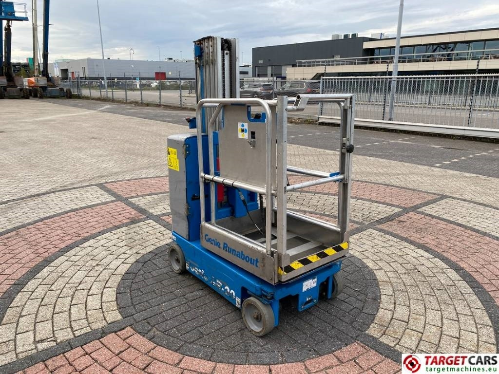 Genie GR-20 RunAbout El Vertical Mast Work Lift 802cm - Plataforma de mástil vertical: foto 2 Genie GR-20 RunAbout El Vertical Mast Work Lift 802cm - Plataforma de mástil vertical: foto 2