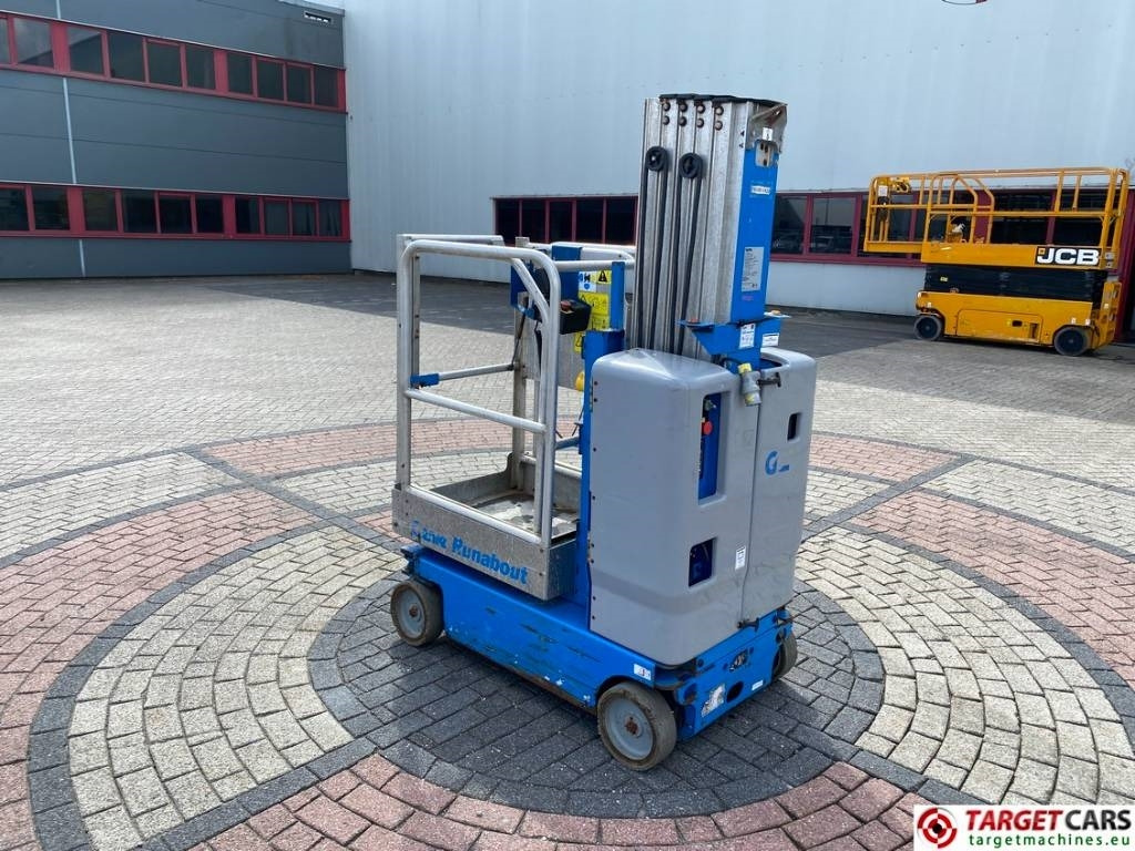 Genie GR-20 RunAbout Electric Vertical Mast Lift 802cm - Plataforma de mástil vertical: foto 4 Genie GR-20 RunAbout Electric Vertical Mast Lift 802cm - Plataforma de mástil vertical: foto 4