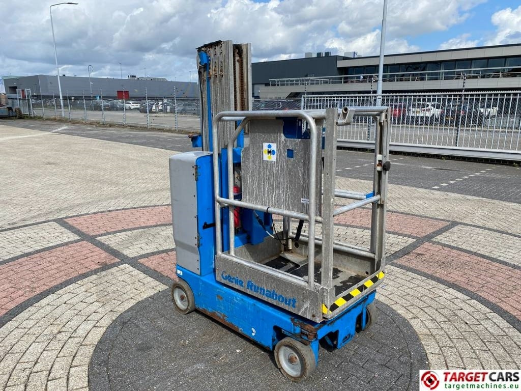 Genie GR-20 RunAbout Electric Vertical Mast Lift 802cm - Plataforma de mástil vertical: foto 2 Genie GR-20 RunAbout Electric Vertical Mast Lift 802cm - Plataforma de mástil vertical: foto 2