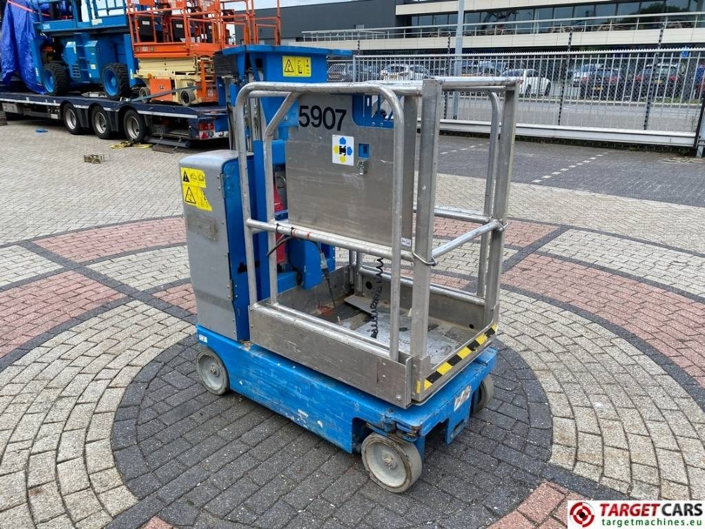 Genie GR15 RunAbout Electric Vertical Mast Lift 652cm - Plataforma de mástil vertical: foto 2 Genie GR15 RunAbout Electric Vertical Mast Lift 652cm - Plataforma de mástil vertical: foto 2