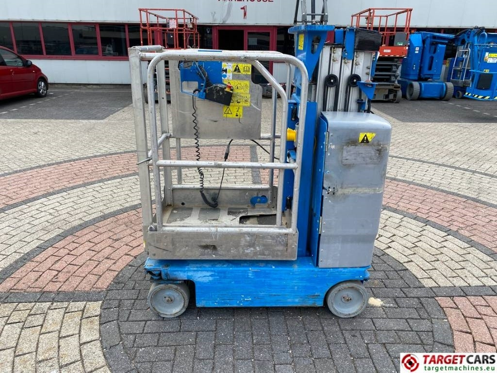 Genie GR15 RunAbout Electric Vertical Mast Lift 652cm - Plataforma de mástil vertical: foto 5 Genie GR15 RunAbout Electric Vertical Mast Lift 652cm - Plataforma de mástil vertical: foto 5