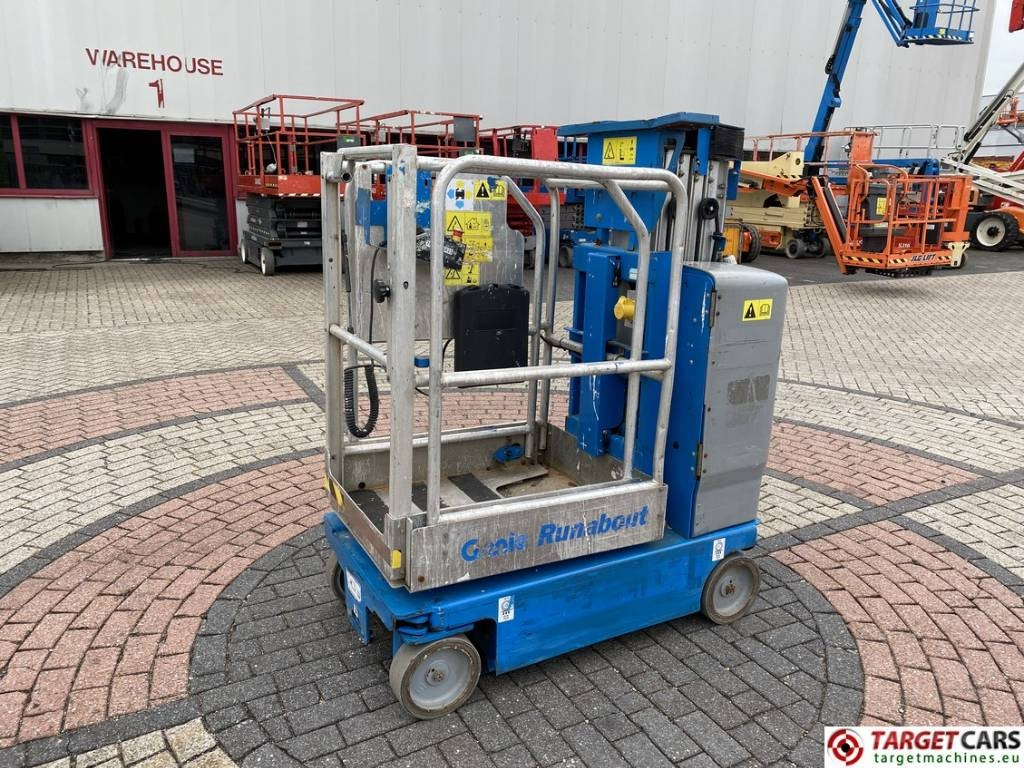 Genie GR15 Runabout Electric Vertical Mast Lift 652cm - Plataforma de mástil vertical: foto 1 Genie GR15 Runabout Electric Vertical Mast Lift 652cm - Plataforma de mástil vertical: foto 1