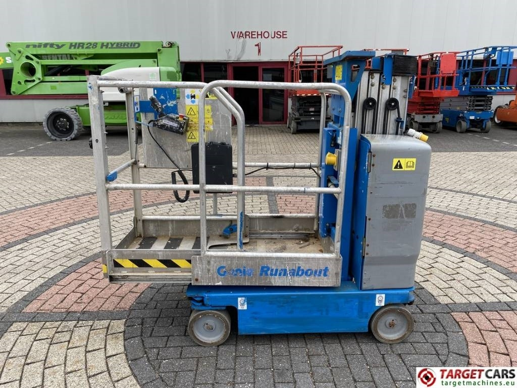 Genie GR15 Runabout Electric Vertical Mast Lift 652cm - Plataforma de mástil vertical: foto 5 Genie GR15 Runabout Electric Vertical Mast Lift 652cm - Plataforma de mástil vertical: foto 5