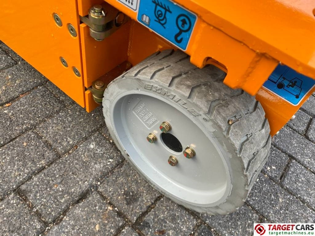 Arrendamiento de Hangcha HV70D Electric Vertical Mast Work Lift 680cm  Hangcha HV70D Electric Vertical Mast Work Lift 680cm: foto 22