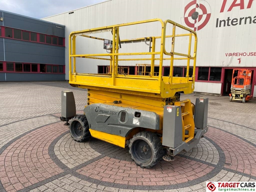 Haulotte Compact 12DX Diesel 4x4 Scissor Work Lift 1206cm - Plataforma de tijeras: foto 4 Haulotte Compact 12DX Diesel 4x4 Scissor Work Lift 1206cm - Plataforma de tijeras: foto 4