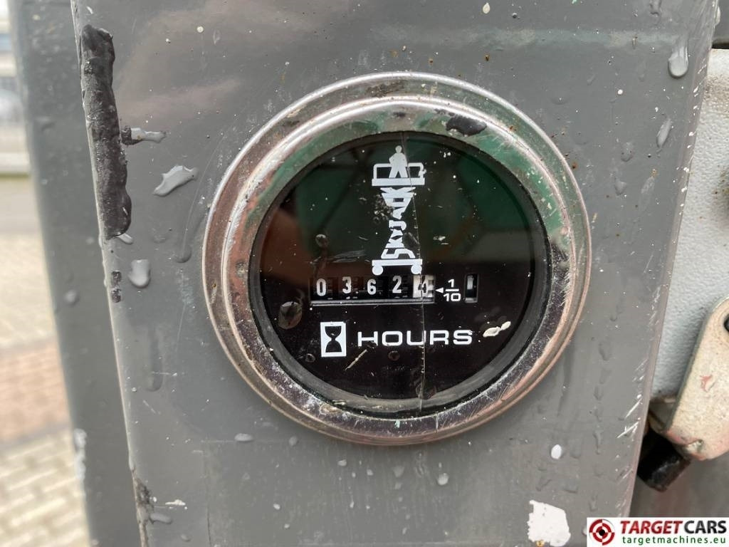 Plataforma de mástil vertical SkyJack SJ16 Electric Vertical Mast Work Lift 675cm: foto 15 Plataforma de mástil vertical SkyJack SJ16 Electric Vertical Mast Work Lift 675cm: foto 15