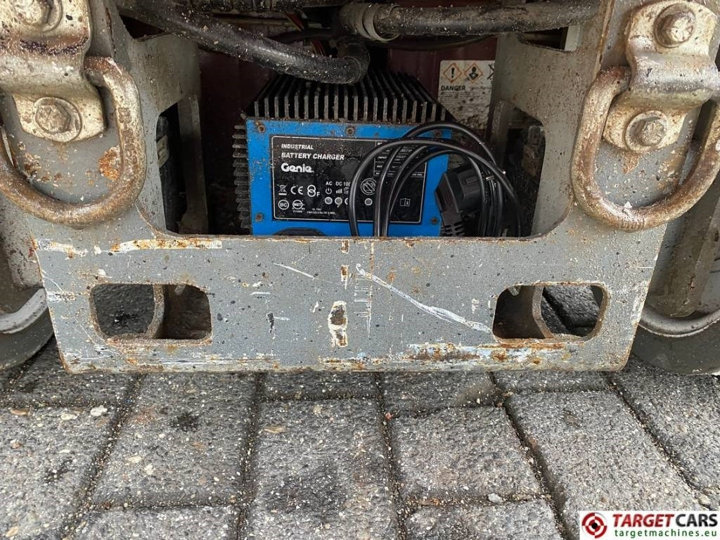 Plataforma de mástil vertical SkyJack SJ16 Electric Vertical Mast Work Lift 675cm: foto 13 Plataforma de mástil vertical SkyJack SJ16 Electric Vertical Mast Work Lift 675cm: foto 13