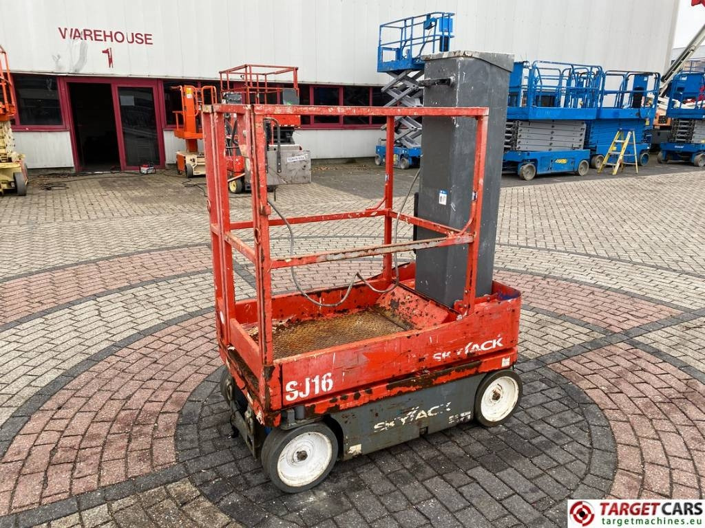 SkyJack SJ16 Electric Vertical Mast Work Lift 675cm - Plataforma de mástil vertical: foto 1 SkyJack SJ16 Electric Vertical Mast Work Lift 675cm - Plataforma de mástil vertical: foto 1