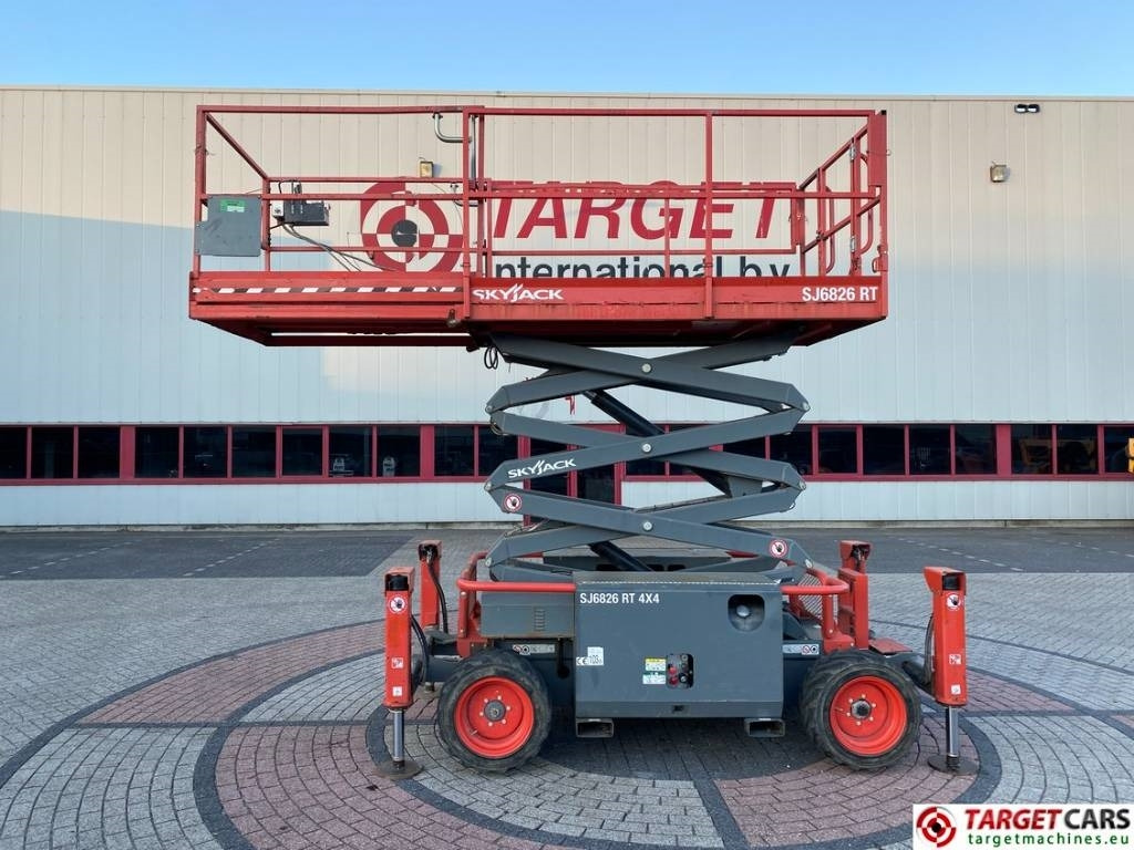 SkyJack SJ6826RT Diesel 4x4 Scissor 6826 Work Lift 992cm - Plataforma de tijeras: foto 5 SkyJack SJ6826RT Diesel 4x4 Scissor 6826 Work Lift 992cm - Plataforma de tijeras: foto 5