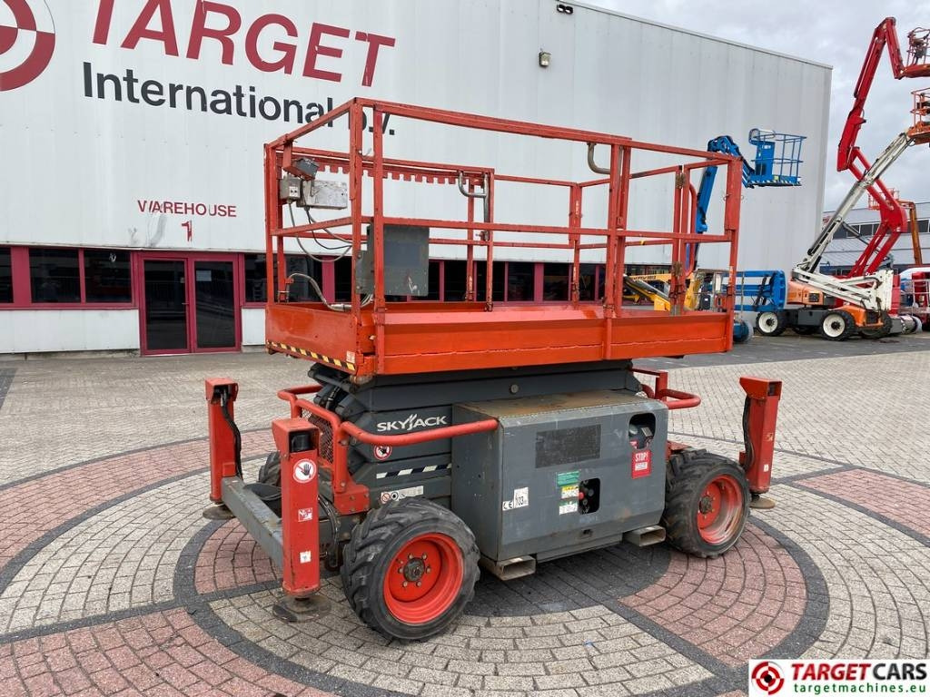 SkyJack SJ6832RT Diesel 4x4 Scissor 6832 Work Lift 1180cm - Plataforma de tijeras: foto 1 SkyJack SJ6832RT Diesel 4x4 Scissor 6832 Work Lift 1180cm - Plataforma de tijeras: foto 1