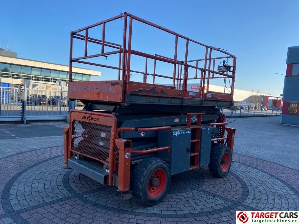 SkyJack SJ8841 RT Diesel 4x4 Scissor Work Lift 1430cm - Plataforma de tijeras: foto 3 SkyJack SJ8841 RT Diesel 4x4 Scissor Work Lift 1430cm - Plataforma de tijeras: foto 3