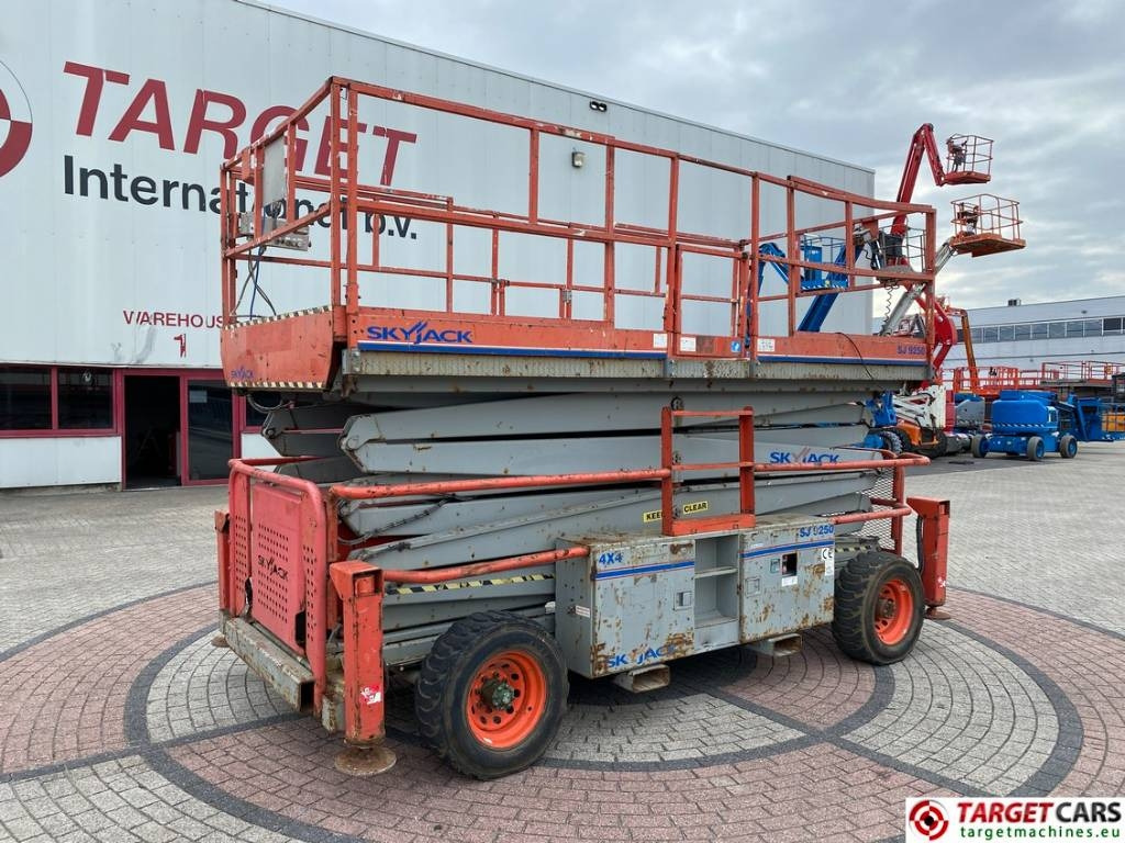SkyJack SJ9250 RT Diesel Scissor Work Lift 1720cm - Plataforma de tijeras: foto 1 SkyJack SJ9250 RT Diesel Scissor Work Lift 1720cm - Plataforma de tijeras: foto 1