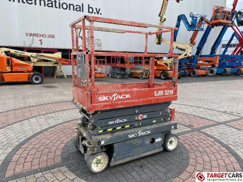 SkyJack SJIII-3219 Electric Scissor Work Lift 780cm - Plataforma de tijeras: foto 1 SkyJack SJIII-3219 Electric Scissor Work Lift 780cm - Plataforma de tijeras: foto 1