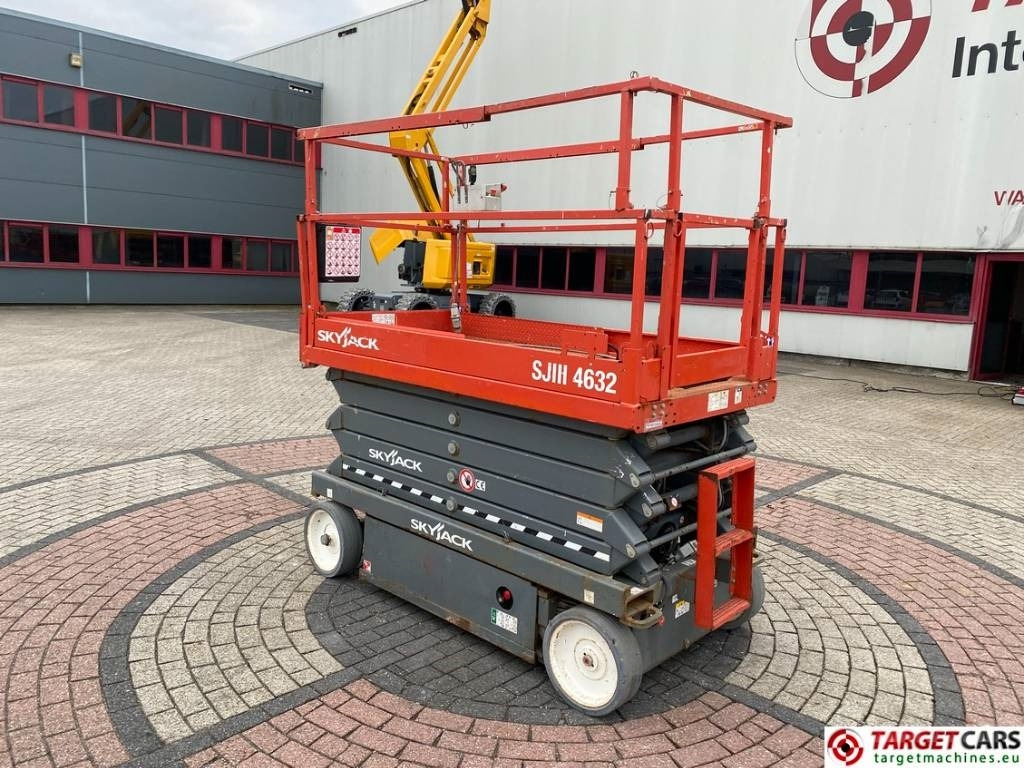 SkyJack SJIII-4632 Electric 4632 Scissor Work Lift 1170cm - Plataforma de tijeras: foto 4 SkyJack SJIII-4632 Electric 4632 Scissor Work Lift 1170cm - Plataforma de tijeras: foto 4