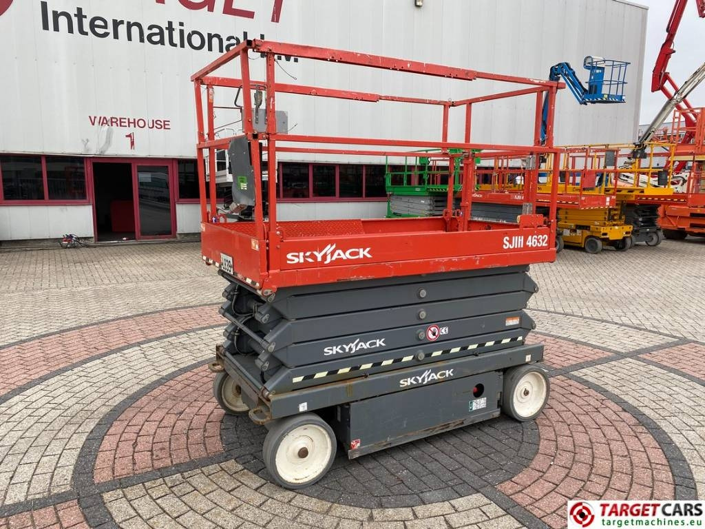 SkyJack SJIII-4632 Electric 4632 Scissor Work lift 1170cm - Plataforma de tijeras: foto 1 SkyJack SJIII-4632 Electric 4632 Scissor Work lift 1170cm - Plataforma de tijeras: foto 1