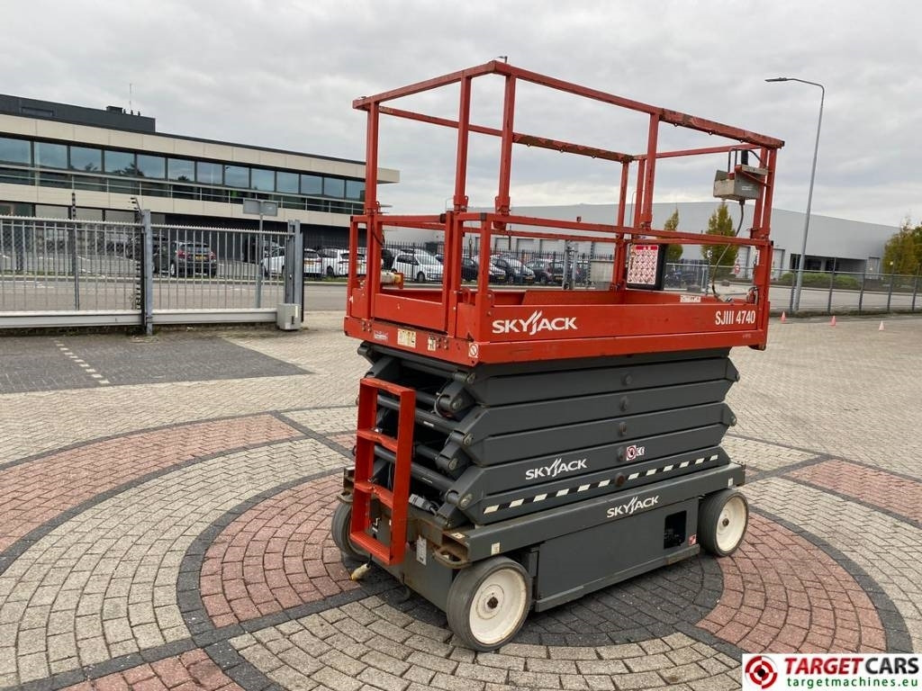 SkyJack SJIII-4740 Electric 4740 Scissor Work Lift 1380cm - Plataforma de tijeras: foto 3 SkyJack SJIII-4740 Electric 4740 Scissor Work Lift 1380cm - Plataforma de tijeras: foto 3
