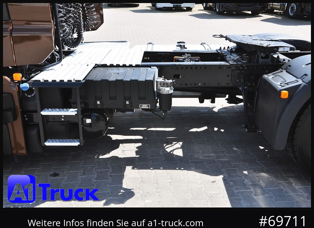 MAN TGX 18,480 BLS Intarder Standklima, Soundsystem - Cabeza tractora: foto 2 MAN TGX 18,480 BLS Intarder Standklima, Soundsystem - Cabeza tractora: foto 2
