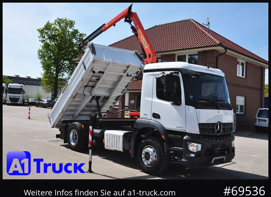 MERCEDES-BENZ Arocs 1830, Kipper + Kran,Palfinger, Funk, - Camión grúa: foto 1 MERCEDES-BENZ Arocs 1830, Kipper + Kran,Palfinger, Funk, - Camión grúa: foto 1