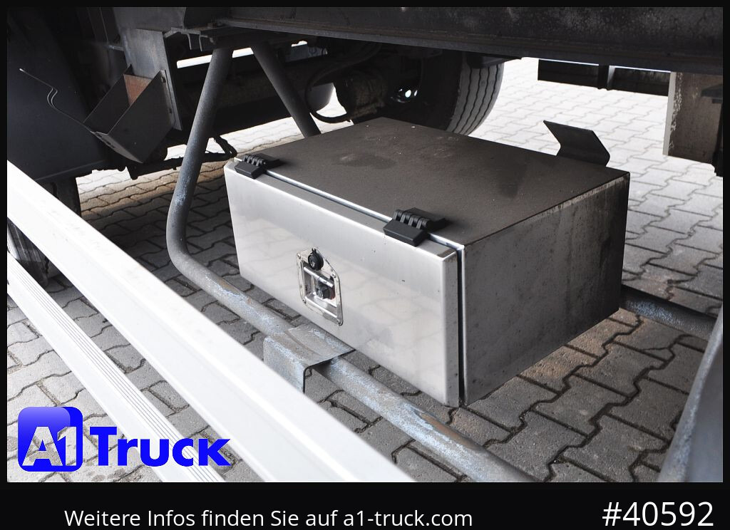 SCHMITZ Achwege & Tönjes, Rohrbahn, Fleisch, Schmitz Aufbau - Remolque frigorífico: foto 3 SCHMITZ Achwege & Tönjes, Rohrbahn, Fleisch, Schmitz Aufbau - Remolque frigorífico: foto 3