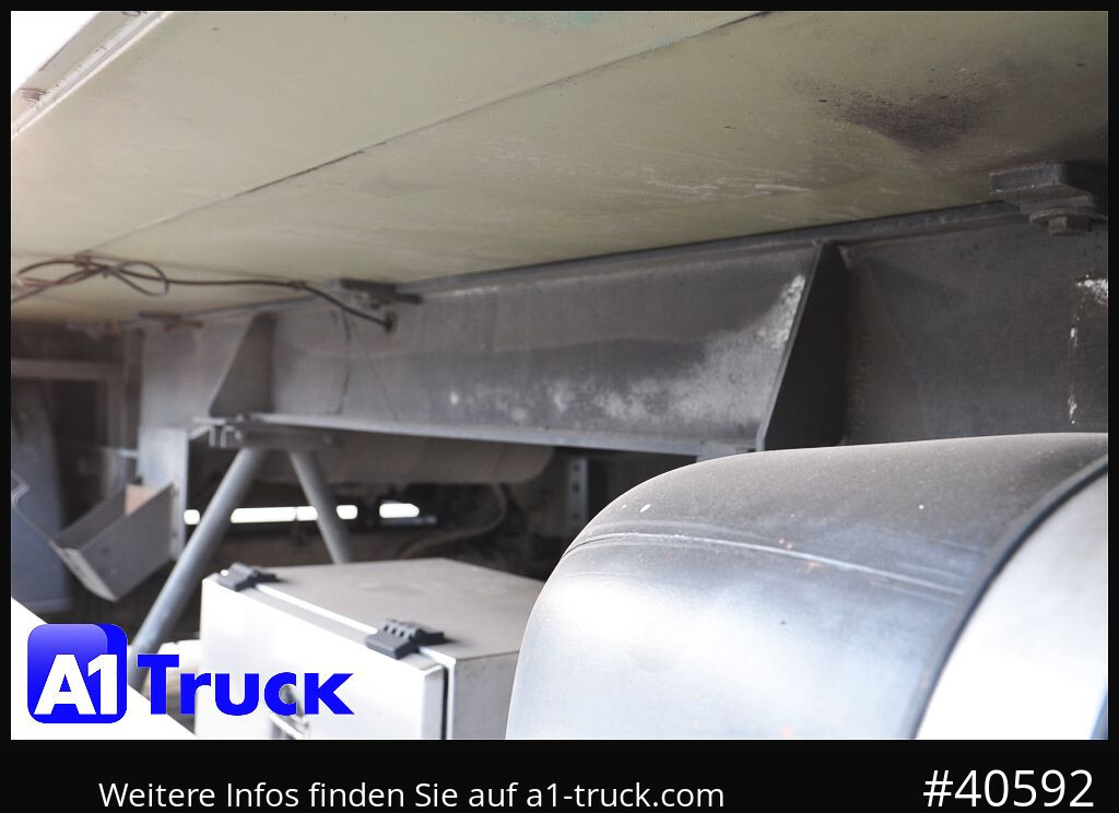 SCHMITZ Achwege & Tönjes, Rohrbahn, Fleisch, Schmitz Aufbau - Remolque frigorífico: foto 2 SCHMITZ Achwege & Tönjes, Rohrbahn, Fleisch, Schmitz Aufbau - Remolque frigorífico: foto 2
