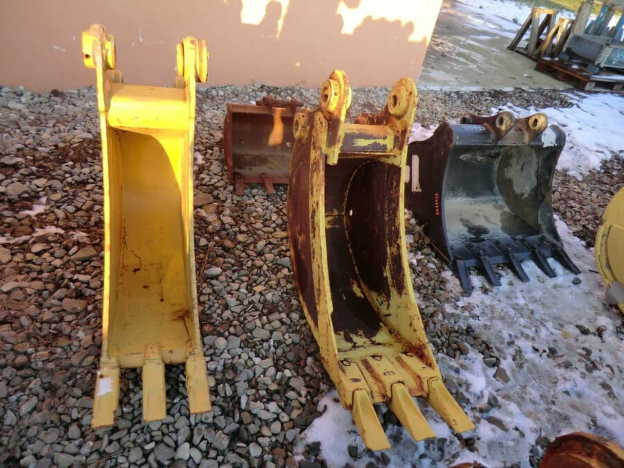 Caterpillar 307 Benna HD con denti, marca ROMEA, peso 200 kg, anno di costruzione 2004. Larghezza mm 300. - Cazo para excavadora: foto 2 Caterpillar 307 Benna HD con denti, marca ROMEA, peso 200 kg, anno di costruzione 2004. Larghezza mm 300. - Cazo para excavadora: foto 2