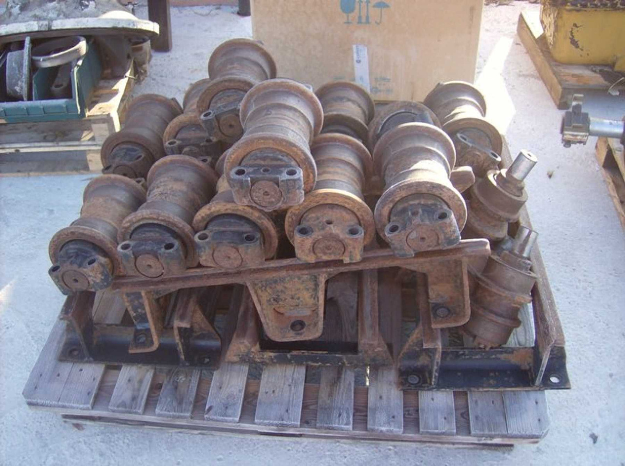 Caterpillar 317 NVA N. 13 RULLI INFERIORI - Oruga - Rodillos para Maquinaria de construcción: foto 1 Caterpillar 317 NVA N. 13 RULLI INFERIORI - Oruga - Rodillos para Maquinaria de construcción: foto 1