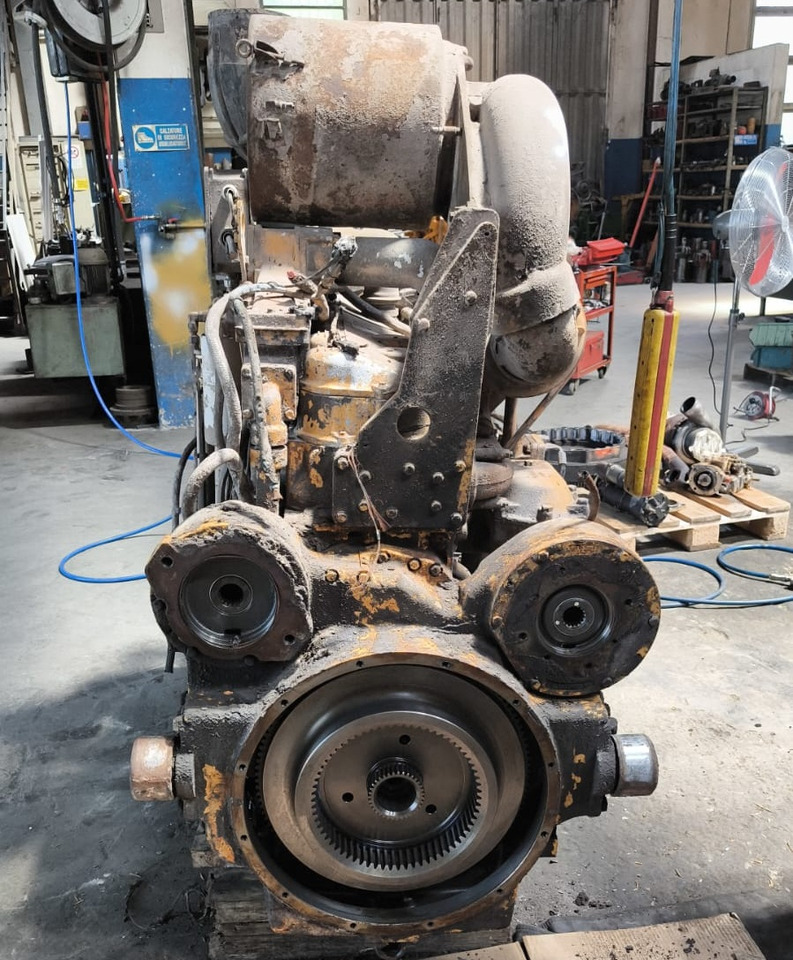 Caterpillar 3406 Motore usato completo di convertitore e pompe - Motor y piezas para Maquinaria de construcción: foto 4 Caterpillar 3406 Motore usato completo di convertitore e pompe - Motor y piezas para Maquinaria de construcción: foto 4