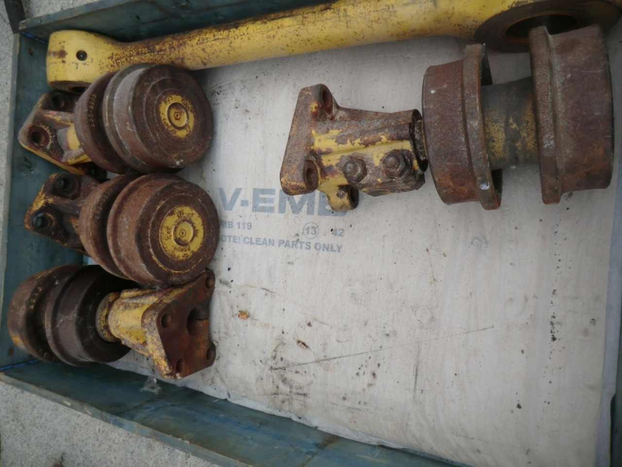 Caterpillar 963D RULLI SUPERIORI HEAVY-DUTY, SYSTEM ONE - Oruga - Rodillos para Maquinaria de construcción: foto 3 Caterpillar 963D RULLI SUPERIORI HEAVY-DUTY, SYSTEM ONE - Oruga - Rodillos para Maquinaria de construcción: foto 3