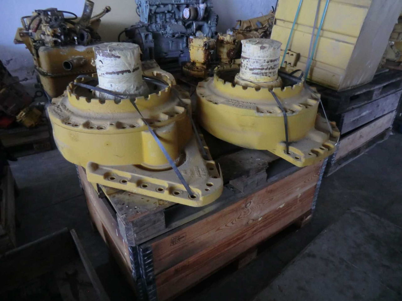 Caterpillar 973 LGP SPINDLE - Piezas del tren de rodaje para Maquinaria de construcción: foto 5 Caterpillar 973 LGP SPINDLE - Piezas del tren de rodaje para Maquinaria de construcción: foto 5