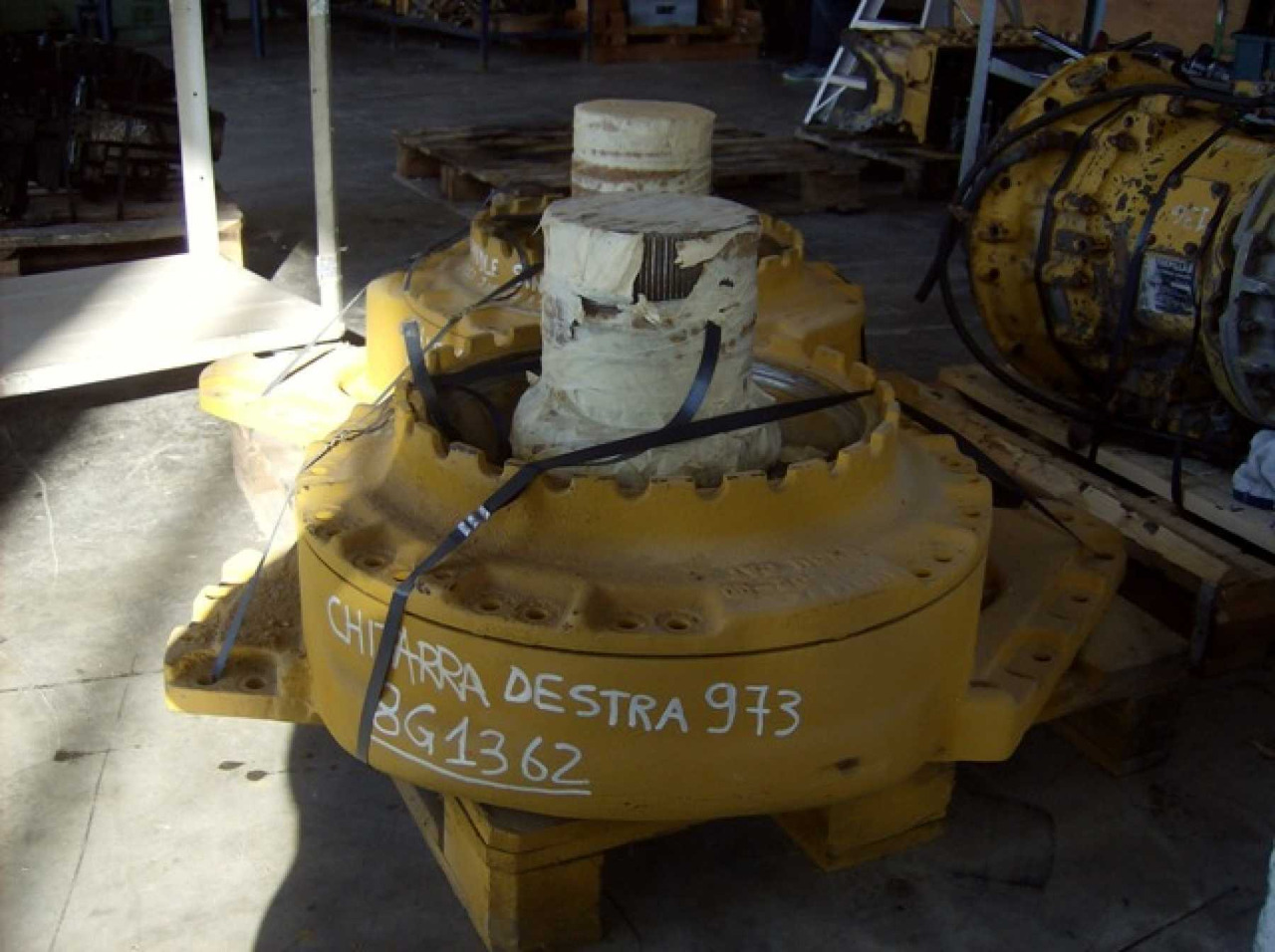 Caterpillar 973 LGP SPINDLE - Piezas del tren de rodaje para Maquinaria de construcción: foto 1 Caterpillar 973 LGP SPINDLE - Piezas del tren de rodaje para Maquinaria de construcción: foto 1