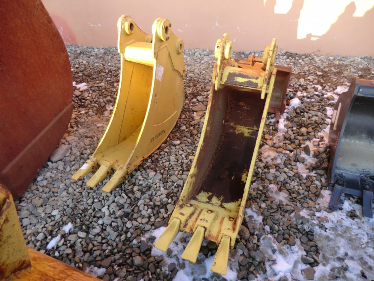 Caterpillar E70 Benna con denti, larghezza mm 350 - Cazo para excavadora: foto 5 Caterpillar E70 Benna con denti, larghezza mm 350 - Cazo para excavadora: foto 5