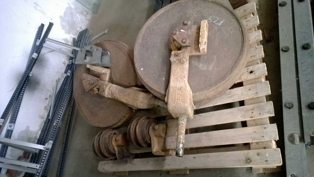 FIAT ALLIS FL8 2 RUOTE FOLLE - Piezas del tren de rodaje para Maquinaria de construcción: foto 2 FIAT ALLIS FL8 2 RUOTE FOLLE - Piezas del tren de rodaje para Maquinaria de construcción: foto 2