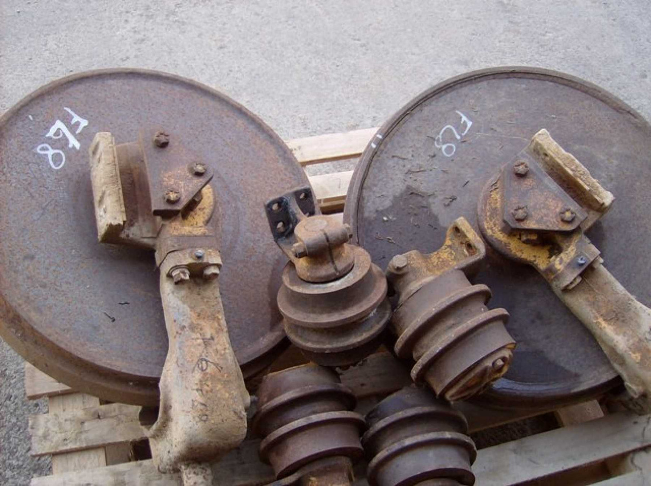 FIAT ALLIS FL8 2 RUOTE FOLLE - Piezas del tren de rodaje para Maquinaria de construcción: foto 4 FIAT ALLIS FL8 2 RUOTE FOLLE - Piezas del tren de rodaje para Maquinaria de construcción: foto 4