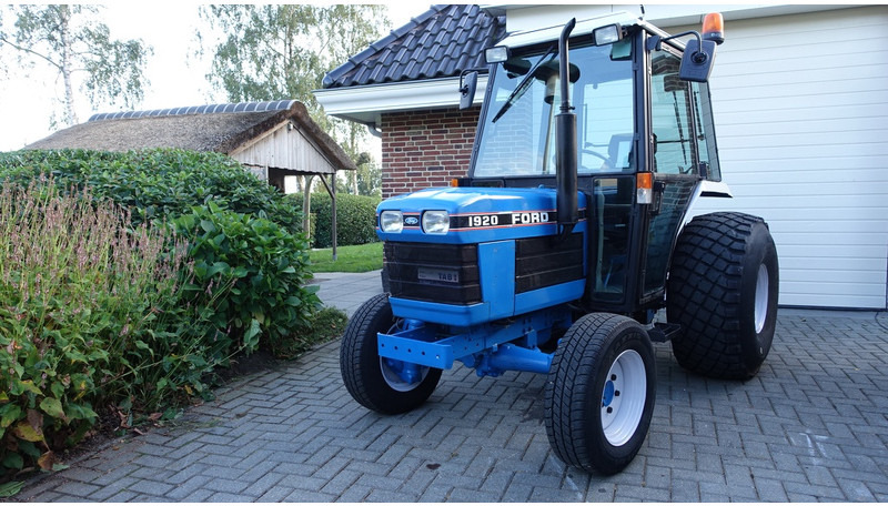 Ford 1920 4x4 - Tractor: foto 1 Ford 1920 4x4 - Tractor: foto 1