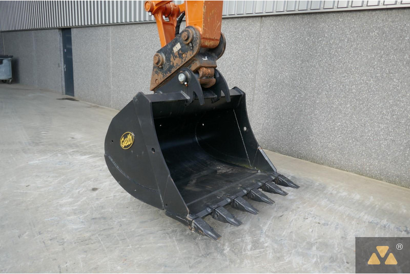 Excavadora de cadenas Hitachi ZX210LC-7: foto 6