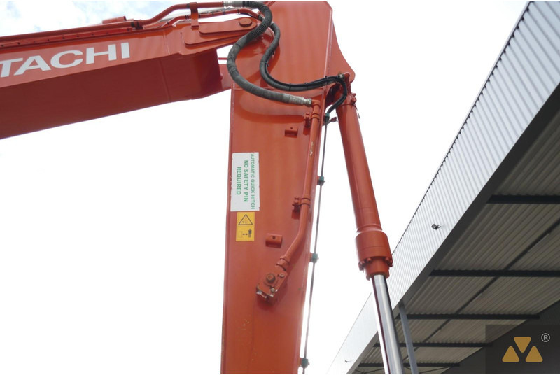 Excavadora de cadenas Hitachi ZX210LC-7: foto 15