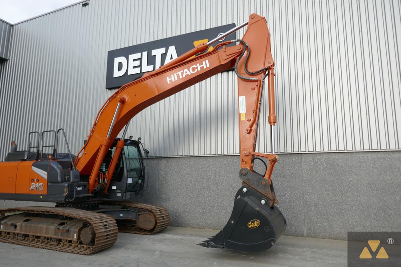 Excavadora de cadenas Hitachi ZX210LC-7: foto 9