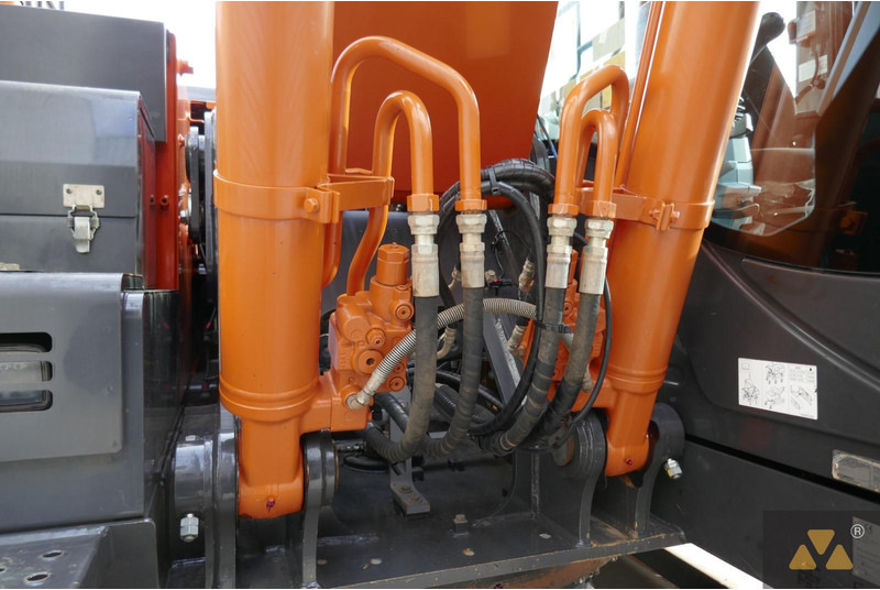 Excavadora de cadenas Hitachi ZX210LC-7: foto 16