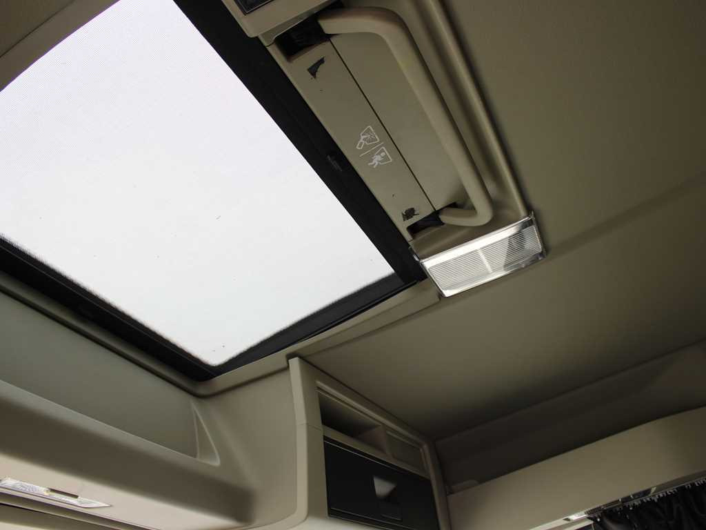 Arrendamiento de  Volvo FH 540, 6X4, VEB+, PALFINGER EPSILON Q170Z96, PNEU 90% Volvo FH 540, 6X4, VEB+, PALFINGER EPSILON Q170Z96, PNEU 90%: foto 19