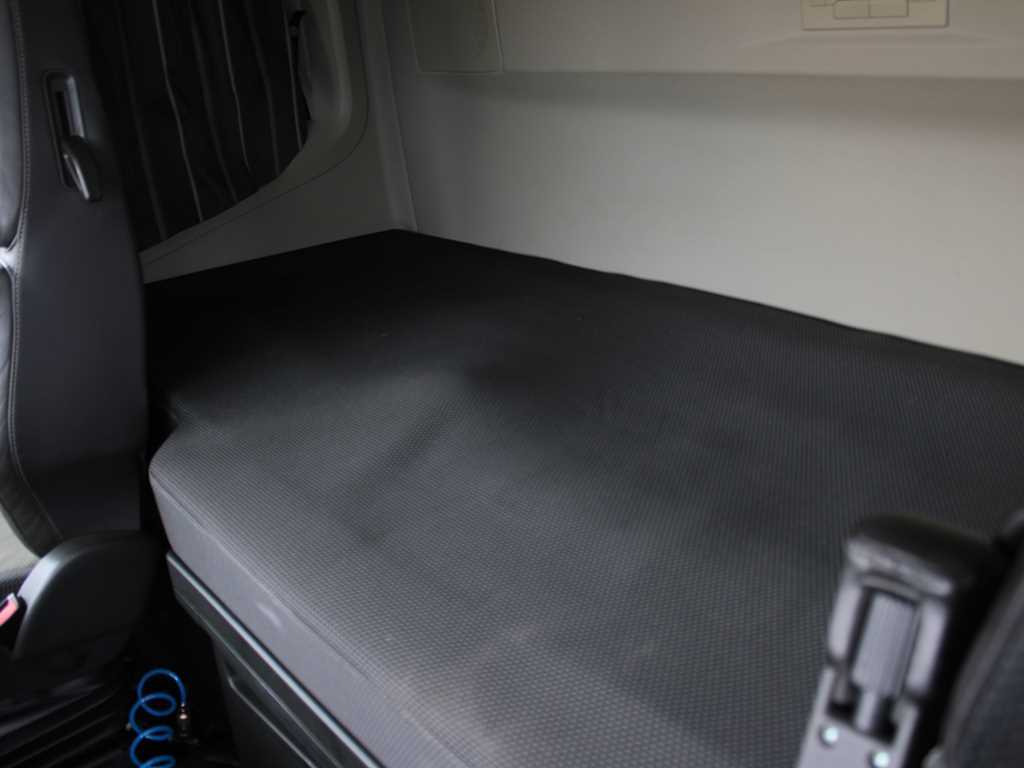 Arrendamiento de  Volvo FH 540, 6X4, VEB+, PALFINGER EPSILON Q170Z96, PNEU 90% Volvo FH 540, 6X4, VEB+, PALFINGER EPSILON Q170Z96, PNEU 90%: foto 18