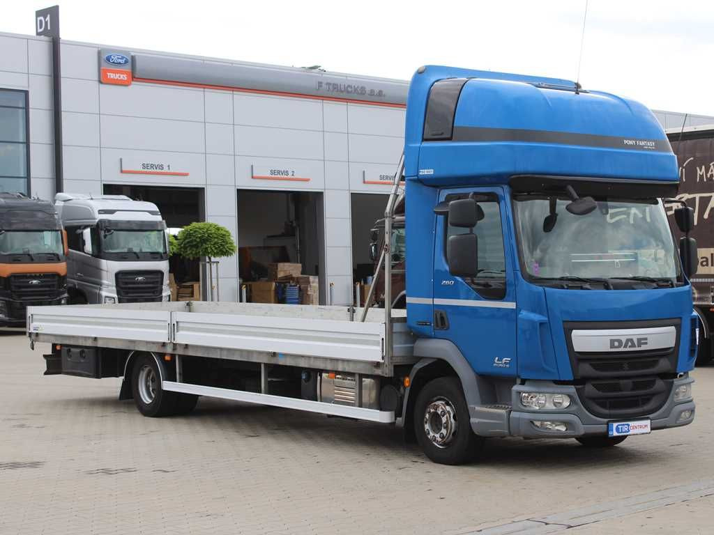 DAF LF 260, SLEEPING CABIN, EURO 6, PNEU 80% - Camión caja abierta: foto 2 DAF LF 260, SLEEPING CABIN, EURO 6, PNEU 80% - Camión caja abierta: foto 2