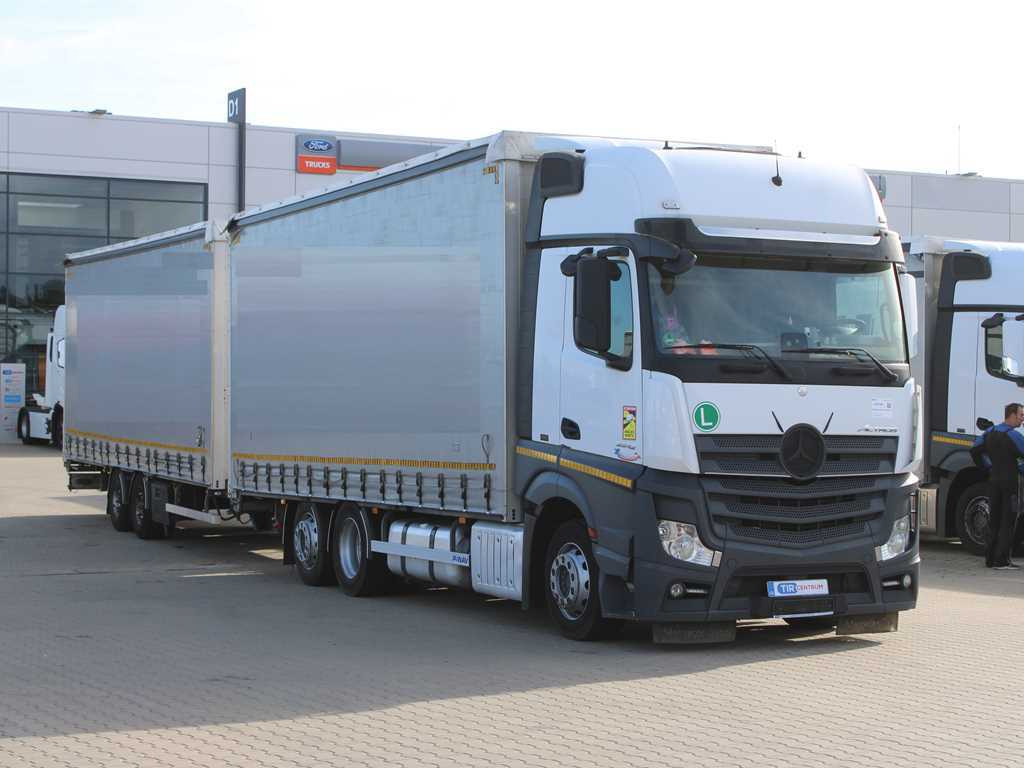 Mercedes-Benz Actros 2542, 6X2, LIFTING AXLE + PANAV TVK18M - Camión lona: foto 3 Mercedes-Benz Actros 2542, 6X2, LIFTING AXLE + PANAV TVK18M - Camión lona: foto 3