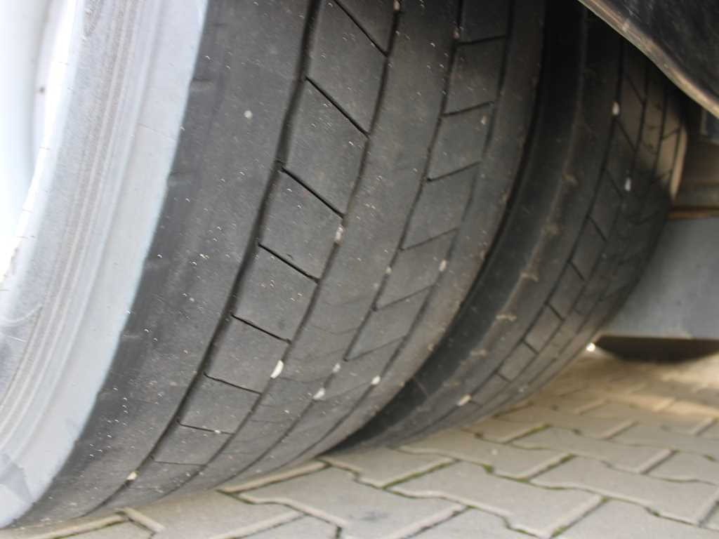 Arrendamiento de  Mercedes-Benz Actros 2542, 6X2, LIFTING AXLE + PANAV TVK18M Mercedes-Benz Actros 2542, 6X2, LIFTING AXLE + PANAV TVK18M: foto 16