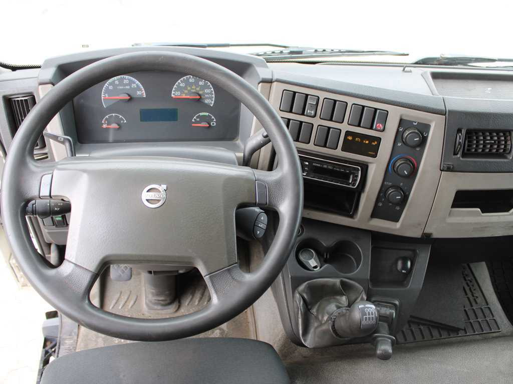 Arrendamiento de Volvo FL 240, EURO 5, HYDRAULIC FRONT, TIRES 80% Volvo FL 240, EURO 5, HYDRAULIC FRONT, TIRES 80%: foto 9 Arrendamiento de Volvo FL 240, EURO 5, HYDRAULIC FRONT, TIRES 80% Volvo FL 240, EURO 5, HYDRAULIC FRONT, TIRES 80%: foto 9