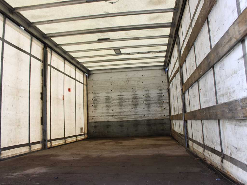 Arrendamiento de Volvo FL 240, EURO 5, HYDRAULIC FRONT, TIRES 80% Volvo FL 240, EURO 5, HYDRAULIC FRONT, TIRES 80%: foto 7 Arrendamiento de Volvo FL 240, EURO 5, HYDRAULIC FRONT, TIRES 80% Volvo FL 240, EURO 5, HYDRAULIC FRONT, TIRES 80%: foto 7