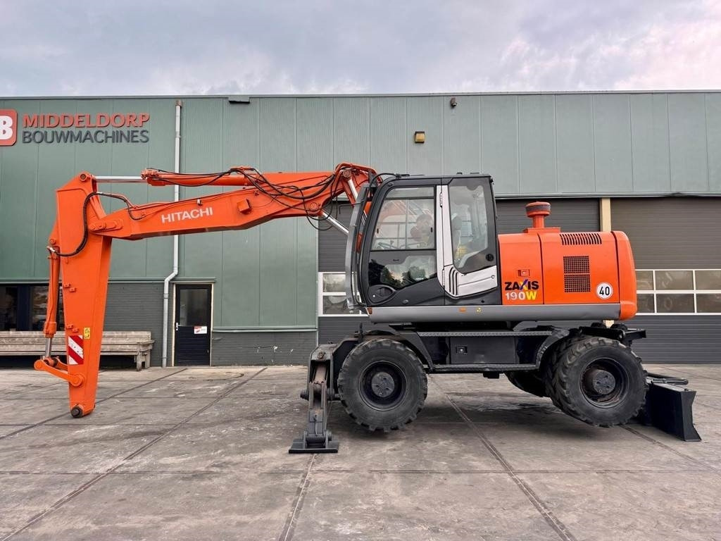 Excavadora de ruedas Hitachi ZX190W3: foto 1