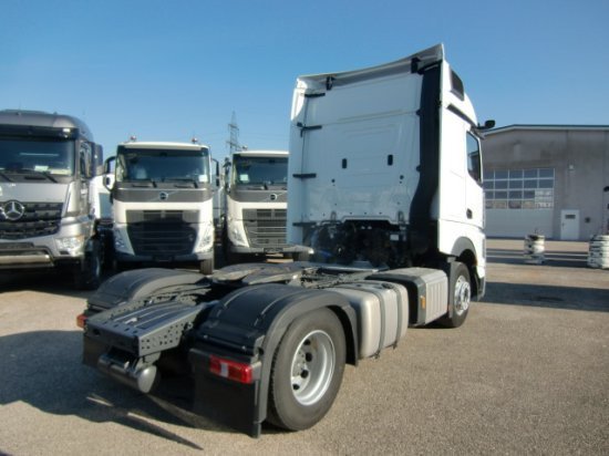 Mercedes-Benz Actros 1845 BL Giga Mirror Cam - Cabeza tractora: foto 4 Mercedes-Benz Actros 1845 BL Giga Mirror Cam - Cabeza tractora: foto 4