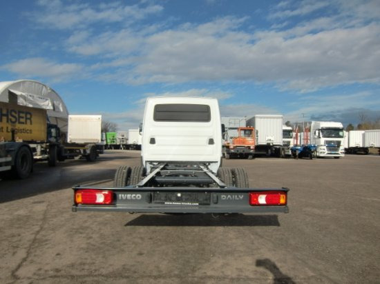 Iveco Daily 40 - 180 Fahrgestell, E6 Automatik 2 Stück verfügbar - Camión chasis: foto 5 Iveco Daily 40 - 180 Fahrgestell, E6 Automatik 2 Stück verfügbar - Camión chasis: foto 5