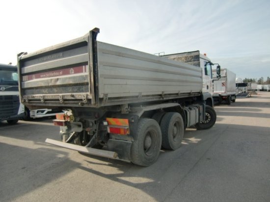 MAN TGA 26.360 6x4 Kipper, Manuel, E3 Schwarzmüller 3-Seitenkipper - Camión volquete: foto 4 MAN TGA 26.360 6x4 Kipper, Manuel, E3 Schwarzmüller 3-Seitenkipper - Camión volquete: foto 4