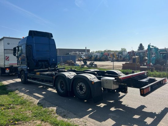 MAN TGX 26.440 XLX 6x2 Liftachse, Retarder, Euro 6, Motorschaden - Camión portacontenedore/ Intercambiable: foto 3 MAN TGX 26.440 XLX 6x2 Liftachse, Retarder, Euro 6, Motorschaden - Camión portacontenedore/ Intercambiable: foto 3